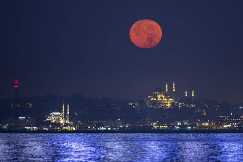Mavi Ay olarak da bilinen Süper Ay İstanbul'da görsel şölen oluşturdu - Resim: 18