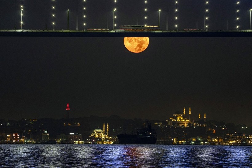 Mavi Ay olarak da bilinen Süper Ay İstanbul'da görsel şölen oluşturdu - Resim: 22