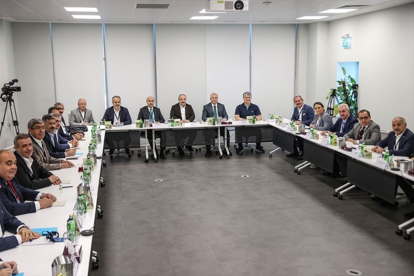 Togg tesisinde şaşırtan anlar! CHP'li vekillerden yerli araca tam not! 156 binlik filo talep ettiler - Resim: 22