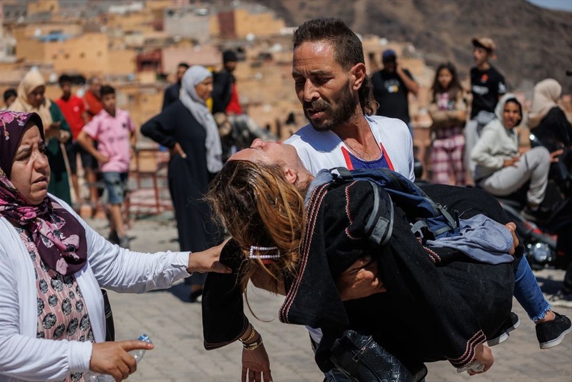 Fas'ı enkaza çeviren deprem! Göbek bağı kopmamış yenidoğan toprak altından çıkarıldı - Resim: 15