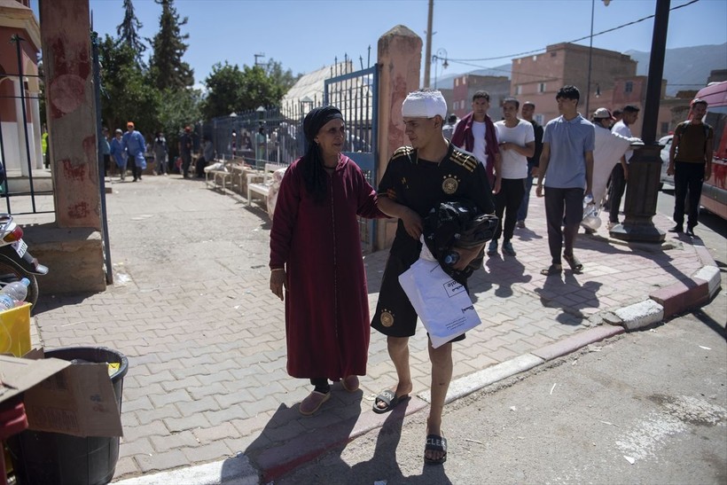 Fas'ı enkaza çeviren deprem! Göbek bağı kopmamış yenidoğan toprak altından çıkarıldı - Resim: 64
