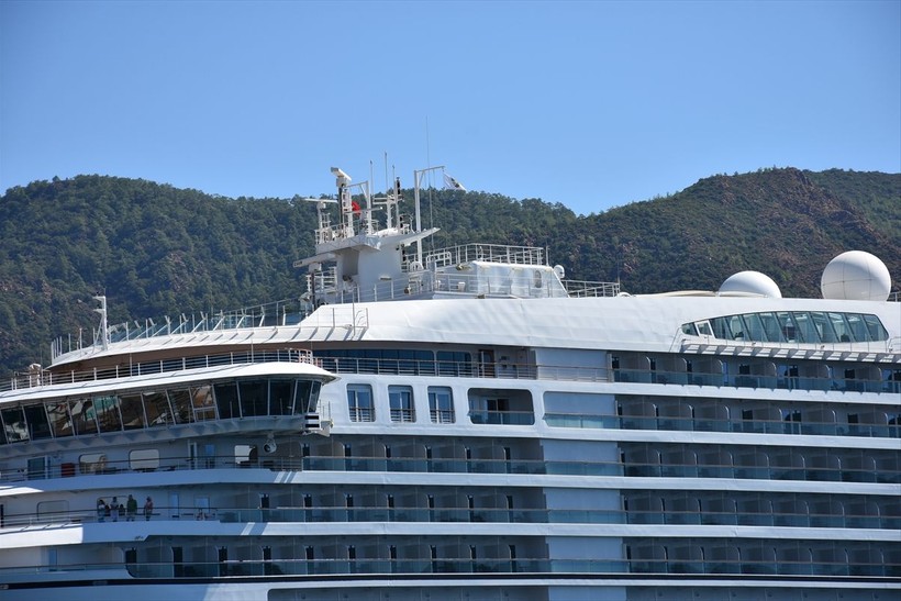 "Seabourn Encore" kruvaziyeri 555 yolcusuyla Muğla'ya demir attı! Bölge esnafı şenlendi - Resim: 6