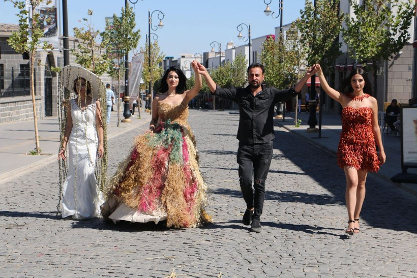 Milano değil Diyarbakır! Tarihi sokaklarda ilginç defile - Resim: 3