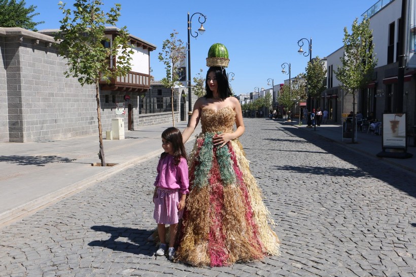 Milano değil Diyarbakır! Tarihi sokaklarda ilginç defile - Resim: 5