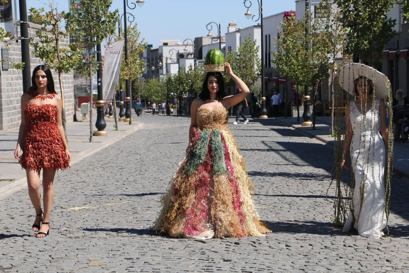 Milano değil Diyarbakır! Tarihi sokaklarda ilginç defile - Resim: 11