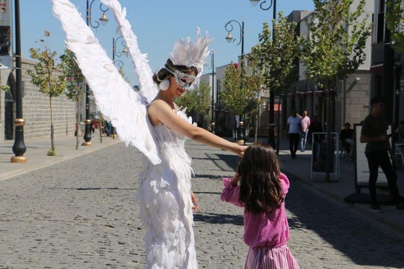 Milano değil Diyarbakır! Tarihi sokaklarda ilginç defile - Resim: 12