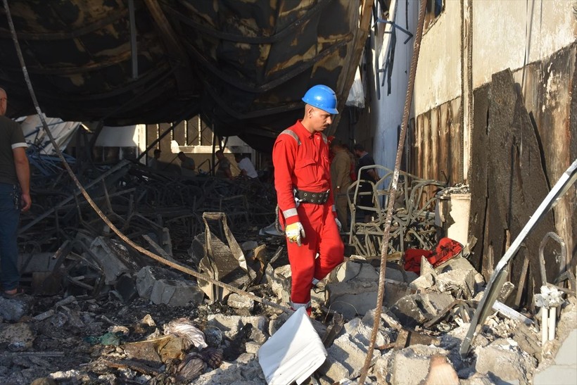 Irak'ın Musul kentinde bir düğün salonunda yangın çıktı! Yüzlerce ölü ve yaralı var - Resim: 31