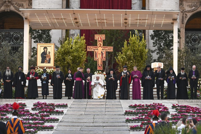Papa Francis'ten eşcinsellik açıklaması! Dünya basınında gündem oldu - Resim: 9