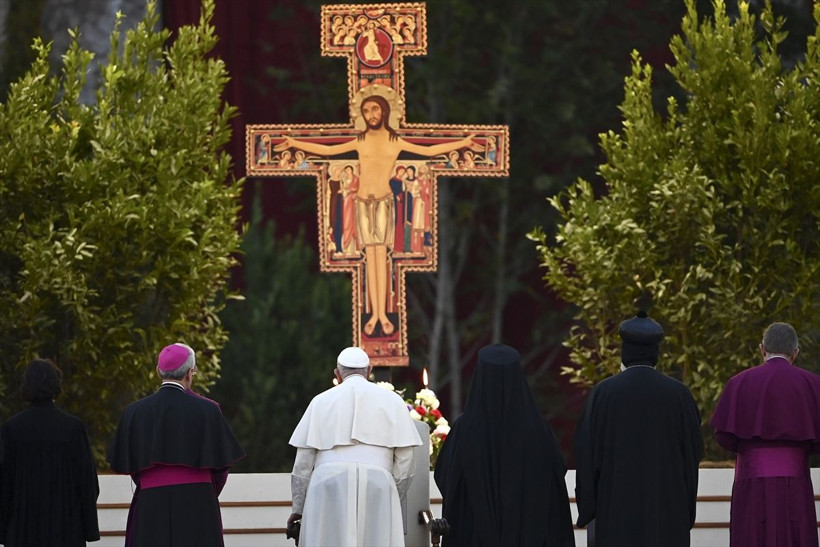 Papa Francis'ten eşcinsellik açıklaması! Dünya basınında gündem oldu - Resim: 12