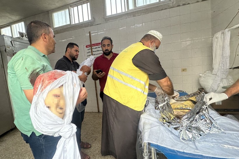 Katil İsrail Gazze'de can almaya devam ediyor! Minik bedenleri sırayla kefenlediler - Resim: 6