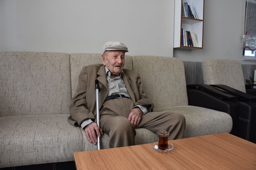 100 yaşındaki Mehmet amca Atatürk ile konuştuğu anı unutamıyor: Gülün, oynayın yalnız ağlamayın - Resim: 11