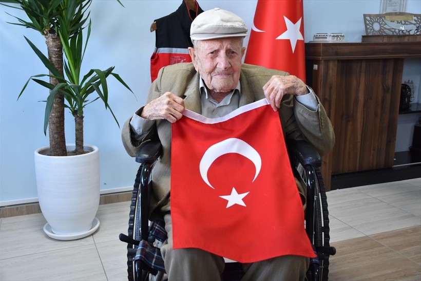 100 yaşındaki Mehmet amca Atatürk ile konuştuğu anı unutamıyor: Gülün, oynayın yalnız ağlamayın - Resim: 7
