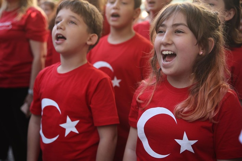 Türkiye iliklerine kadar Cumhuriyet'i kutluyor! Nereye baksan kırmızı-beyaz! 🤍❤️Meydanlarda 7'den 70'e 100. yıl coşkusu - Resim: 123