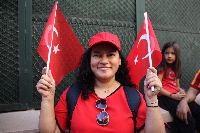 Türkiye iliklerine kadar Cumhuriyet'i kutluyor! Nereye baksan kırmızı-beyaz! 🤍❤️Meydanlarda 7'den 70'e 100. yıl coşkusu - Resim: 130
