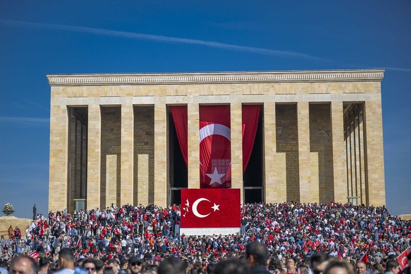 100. Yıl Kutlamaları nedeniyle Anıtkabir'de dün ziyaretçi rekoru kırıldı - Resim: 5