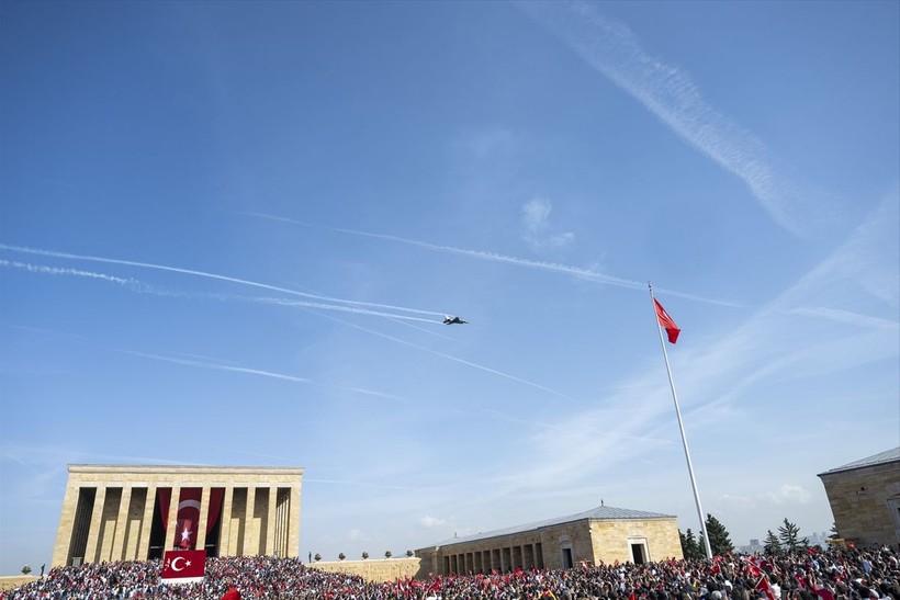 100. Yıl Kutlamaları nedeniyle Anıtkabir'de dün ziyaretçi rekoru kırıldı - Resim: 23