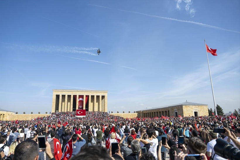 100. Yıl Kutlamaları nedeniyle Anıtkabir'de dün ziyaretçi rekoru kırıldı - Resim: 34