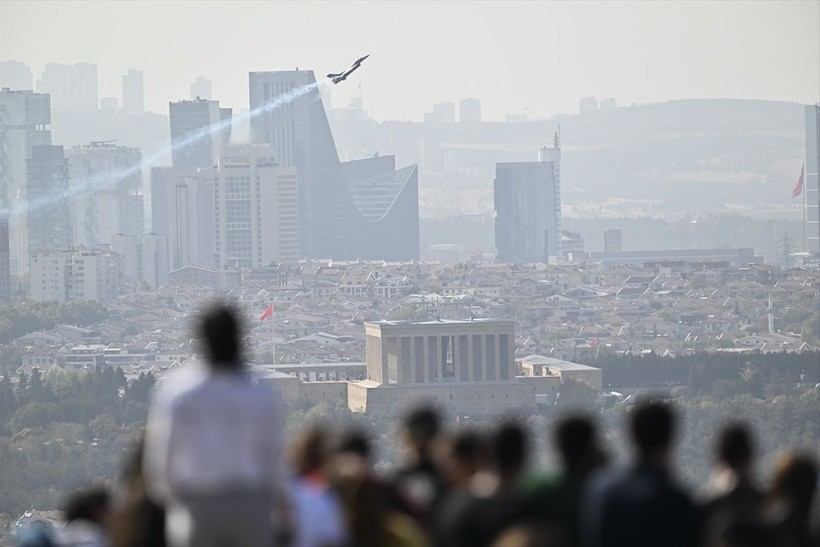 100. Yıl Kutlamaları nedeniyle Anıtkabir'de dün ziyaretçi rekoru kırıldı - Resim: 38