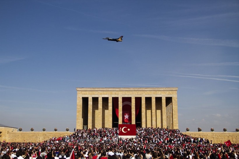 100. Yıl Kutlamaları nedeniyle Anıtkabir'de dün ziyaretçi rekoru kırıldı - Resim: 46