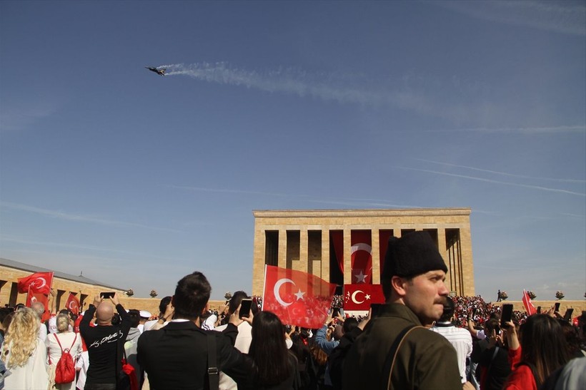 100. Yıl Kutlamaları nedeniyle Anıtkabir'de dün ziyaretçi rekoru kırıldı - Resim: 51
