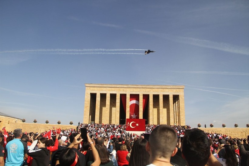 100. Yıl Kutlamaları nedeniyle Anıtkabir'de dün ziyaretçi rekoru kırıldı - Resim: 53