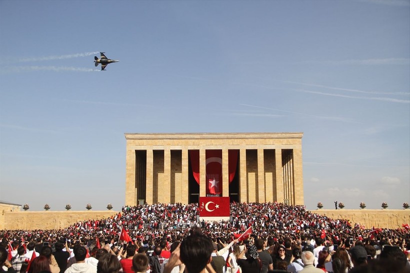 100. Yıl Kutlamaları nedeniyle Anıtkabir'de dün ziyaretçi rekoru kırıldı - Resim: 54