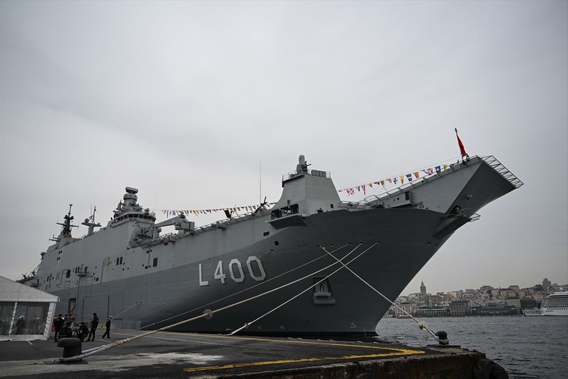 Sarayburnu Limanı'na demirleyen TCG Anadolu gemisi yarın saat 18.00'e kadar ziyaret edilebilecek - Resim: 9