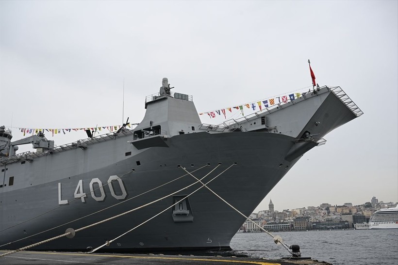 Sarayburnu Limanı'na demirleyen TCG Anadolu gemisi yarın saat 18.00'e kadar ziyaret edilebilecek - Resim: 10