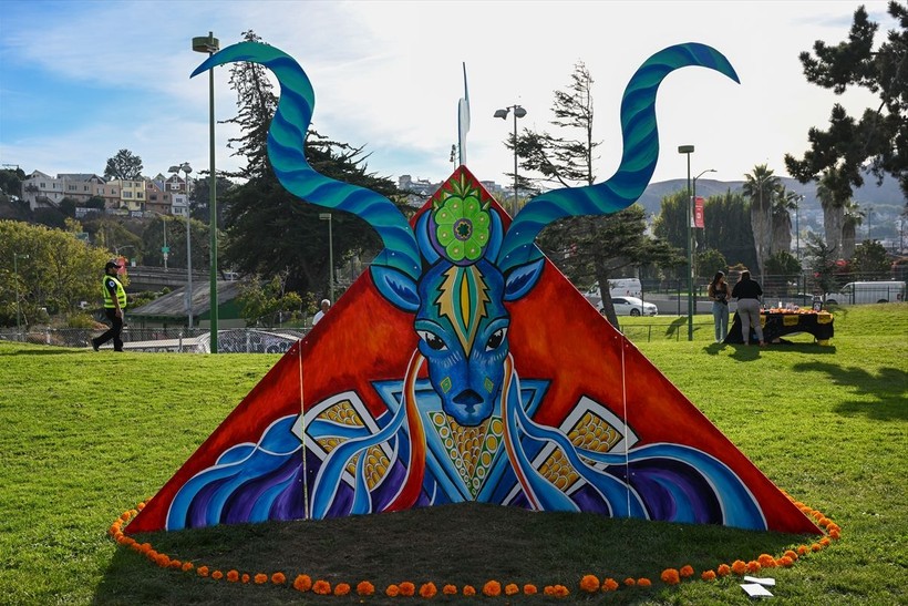 San Francisco'da kutlanan 'Ölüler Günü' renkli görüntüler oluşturdu - Resim: 11