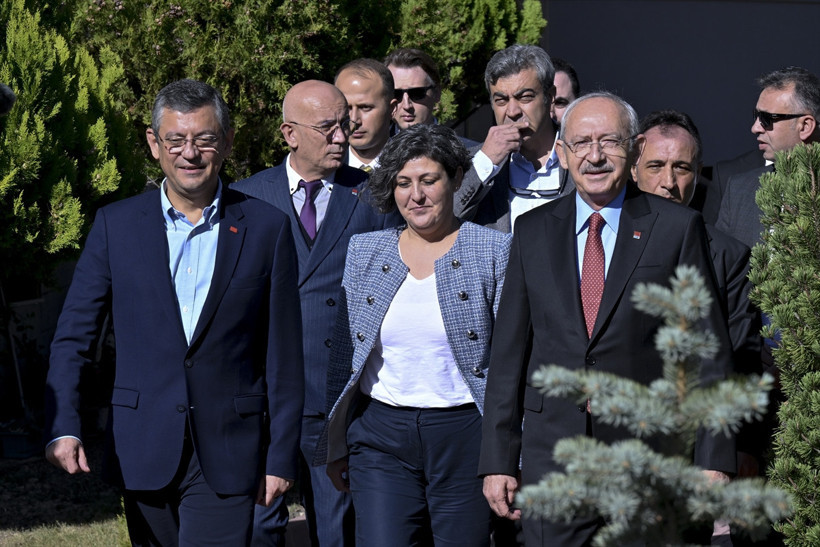 Özgür Özel, devir teslim öncesi Kemal Kılıçdaroğlu'nu evinde ziyaret etti herkesin aklına mutfak geldi - Resim : 1