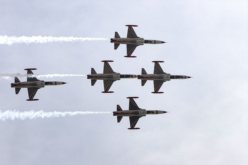 Türk yıldızları Ata'ya saygı için uçtu - Resim: 21