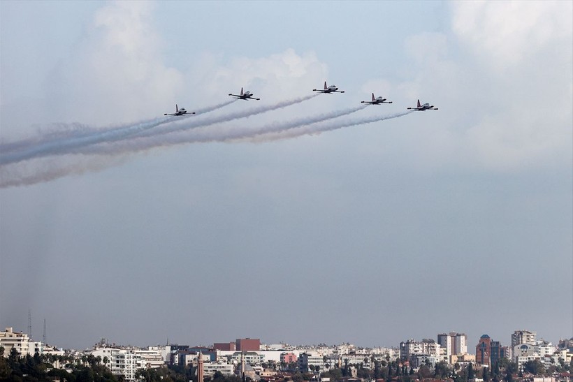Türk yıldızları Ata'ya saygı için uçtu - Resim: 24