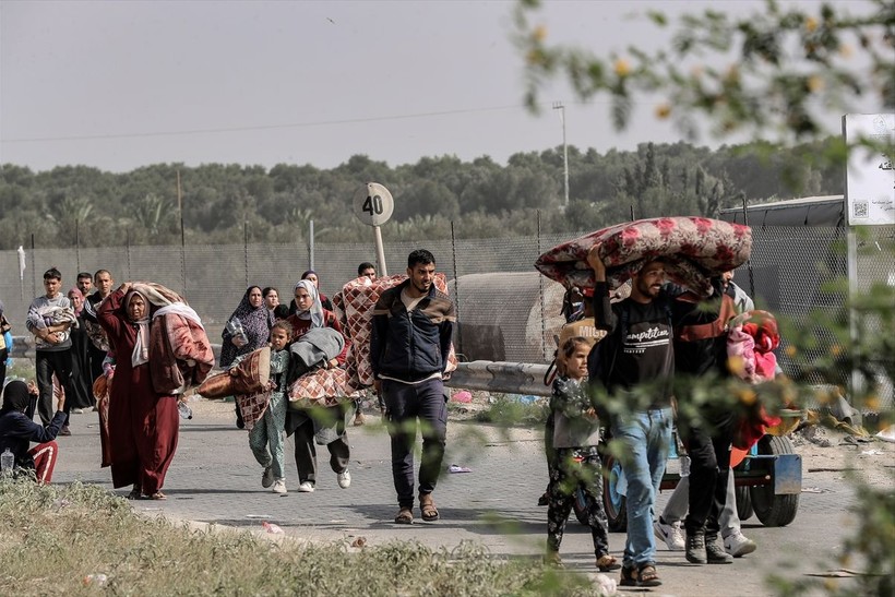 İsrail'in zorla göç ettirdiği Gazzelilerin çile yolundaki görüntüleri... - Resim: 10