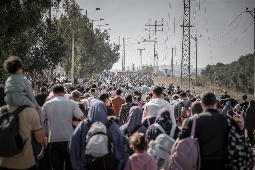 İsrail'in zorla göç ettirdiği Gazzelilerin çile yolundaki görüntüleri... - Resim: 29