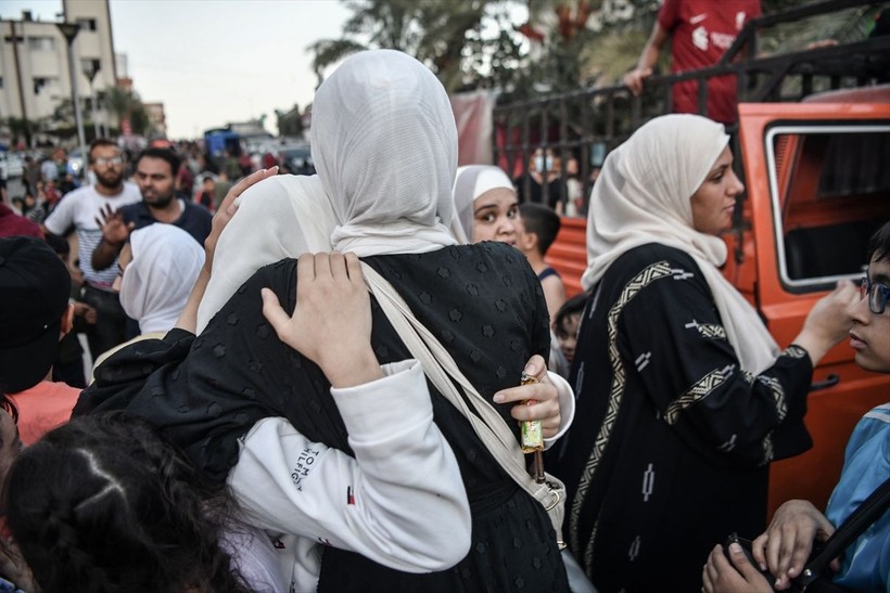 İsrail'in zorla göç ettirdiği Gazzelilerin çile yolundaki görüntüleri... - Resim: 37