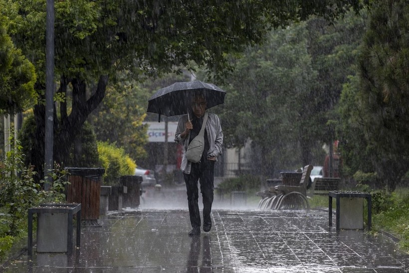 Meteoroloji'den 66 kente sağanak uyarısı! 'Fırtına nedeniyle evlerden çıkmayın' - Resim: 10