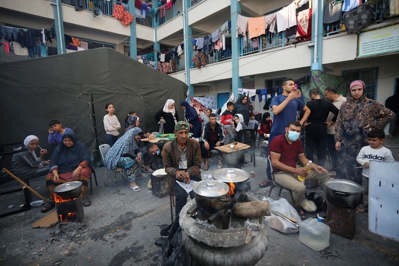 Soykırımcı İsrail saldırılarına devam ediyor! Gazze halkı yaşam savaşı veriyor... - Resim: 15