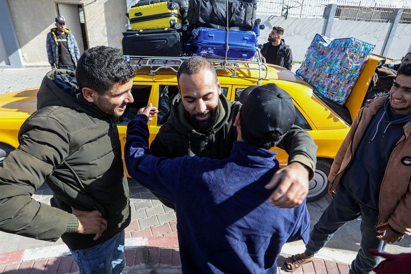 Filistinliler Gazze'ye Refah Sınır Kapısı'ndan girmeye başladı - Resim: 9