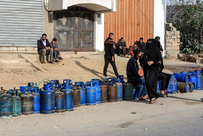 İsrail-Hamas ateşkesinden sonra Gazze'de tüp kuyruğu - Resim: 7