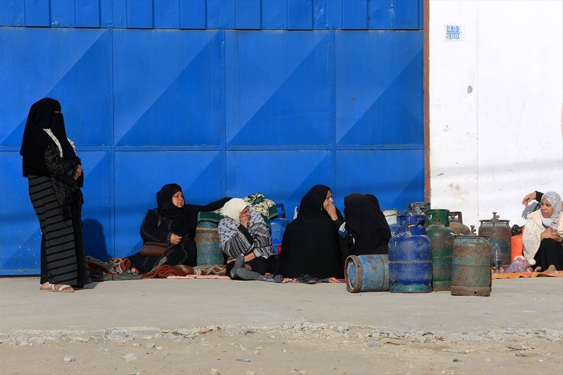 İsrail-Hamas ateşkesinden sonra Gazze'de tüp kuyruğu - Resim: 10