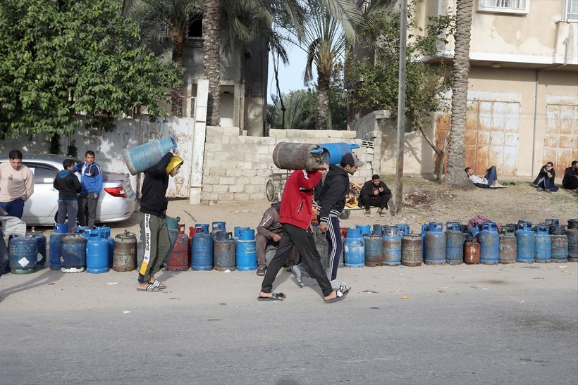 İsrail-Hamas ateşkesinden sonra Gazze'de tüp kuyruğu - Resim: 14