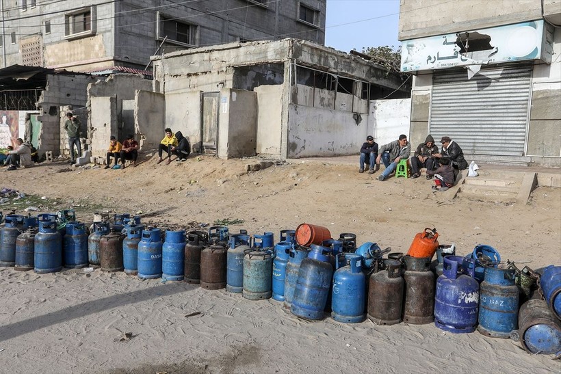 İsrail-Hamas ateşkesinden sonra Gazze'de tüp kuyruğu - Resim: 15