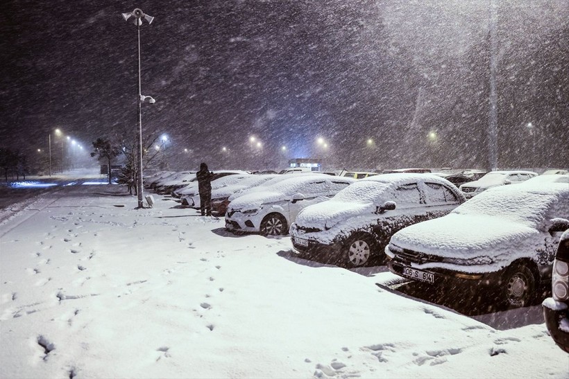 Başkent Ankara beyaz masalı yaşıyor! Yurt genelinden kar manzaraları ❄️☃️🧤 - Resim: 83