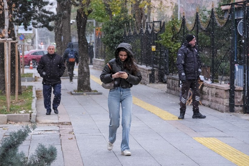 Başkent Ankara beyaz masalı yaşıyor! Yurt genelinden kar manzaraları ❄️☃️🧤 - Resim: 65