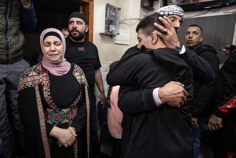 İsrail'in tutsak ettiği en küçük Filistinli esir Ahmed es-Selayme ailesine kavuştu! "En çok annemi özledim" - Resim: 8