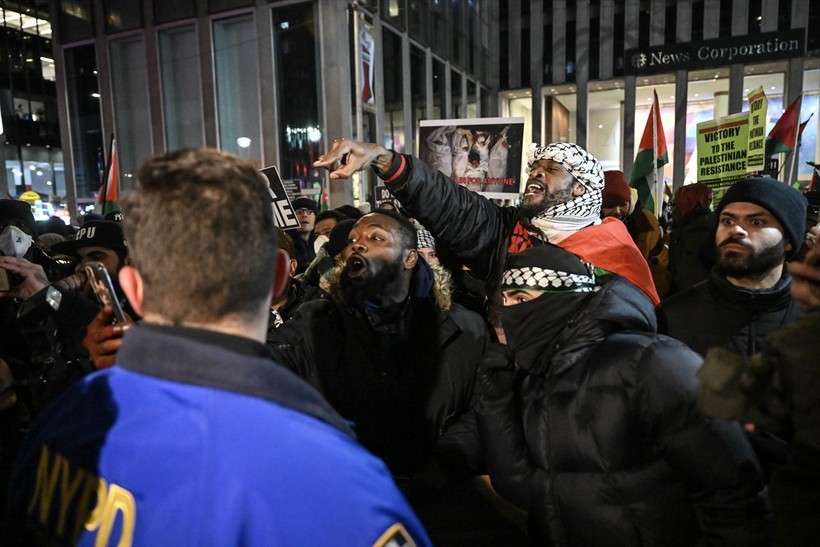 ABD polisi Filistin destekçilerine saldırdı - Resim: 10