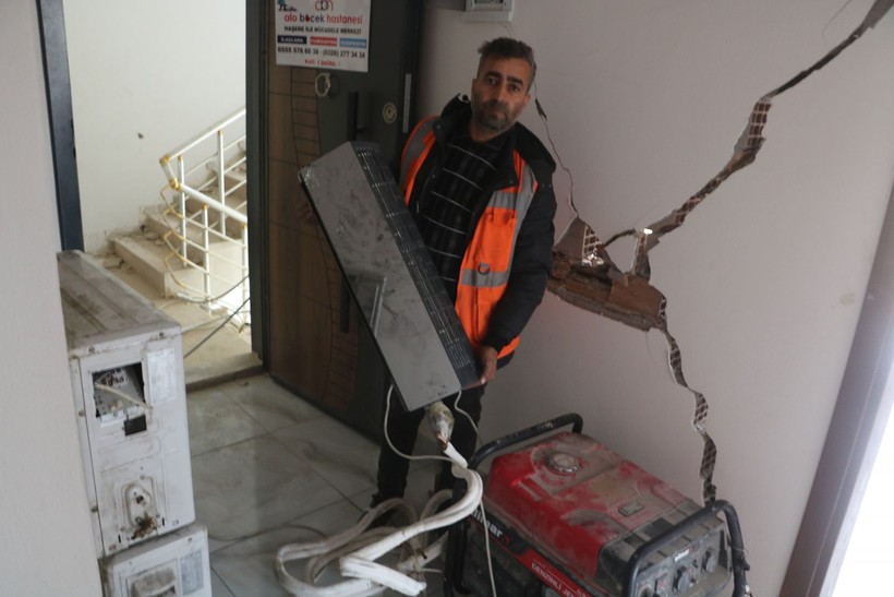 Hatay'da eşyaları çalınan iş yerinin sahibi farketmeden polis buldu! - Resim: 1