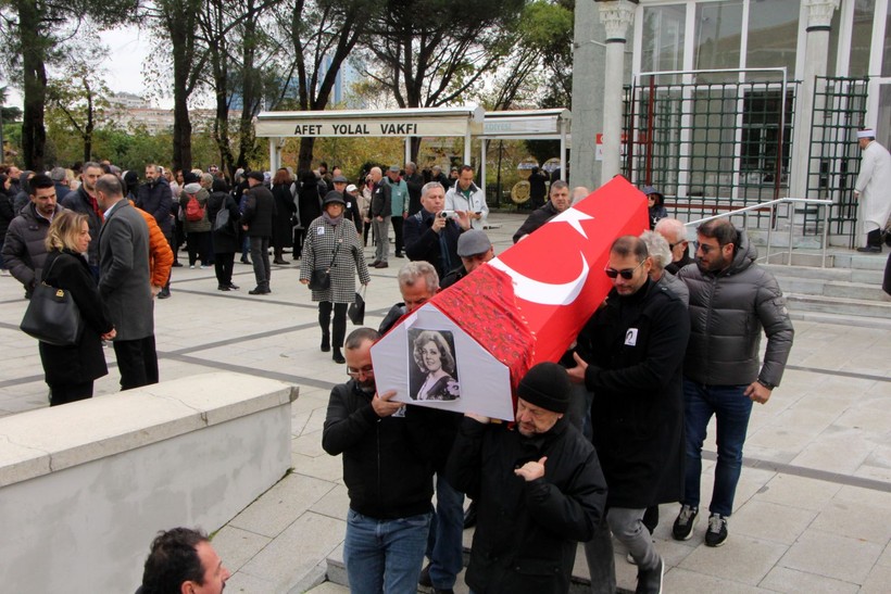 Bayan Kahkaha Güzide Kasacı son yolculuğuna uğurlandı - Resim: 4