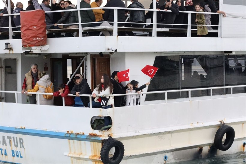 İzmitliler akın akın TCG Anadolu'yu ziyaret etti! - Resim: 9