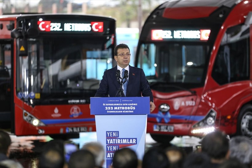 Ekrem İmamoğlu metrobüsler için düzenlenen törene katıldı - Resim: 1